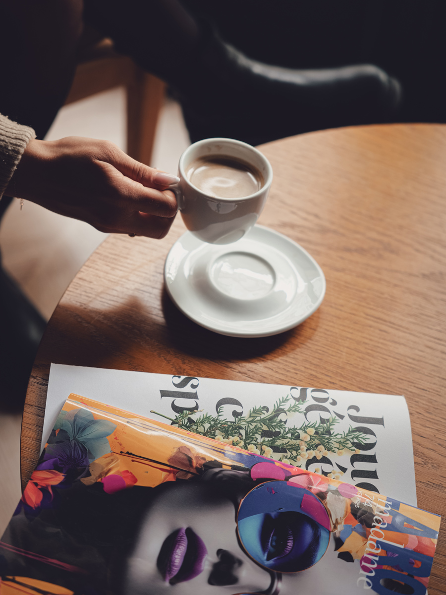 Café, thé au petit-déjeuner de l'hôtel de la paix