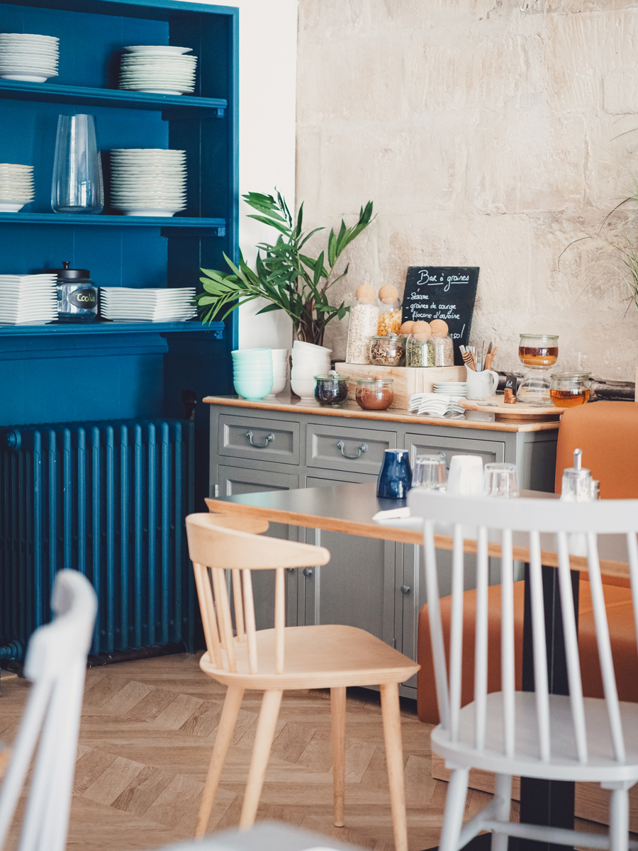 Petit_dejeuner_hotel_de_la_paix_2_etoiles_la_rochelle_salle_petit_dejeuner_buffet_graines